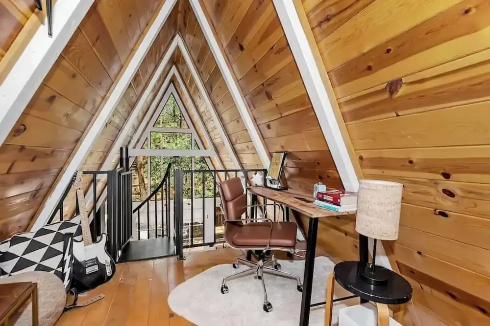 Acute A-frame Cabin w WiFi
