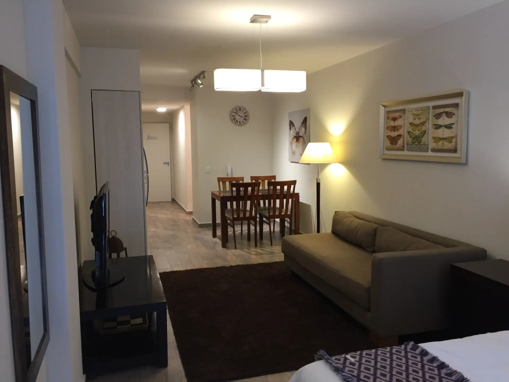 URBANA SUITES & STUDIOS 440