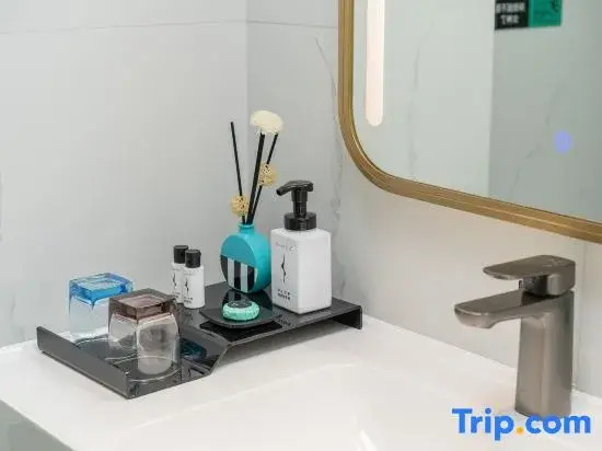 Xana Hotel (Beijing Shahe Metro Station Gaojiao Park Branch)