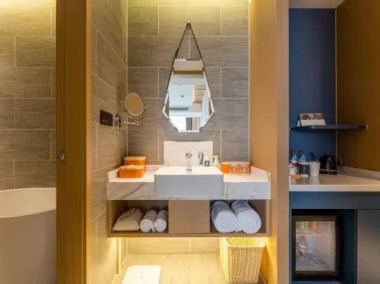 Atour Hotel Huzhou Administrative Center on Taihu Road