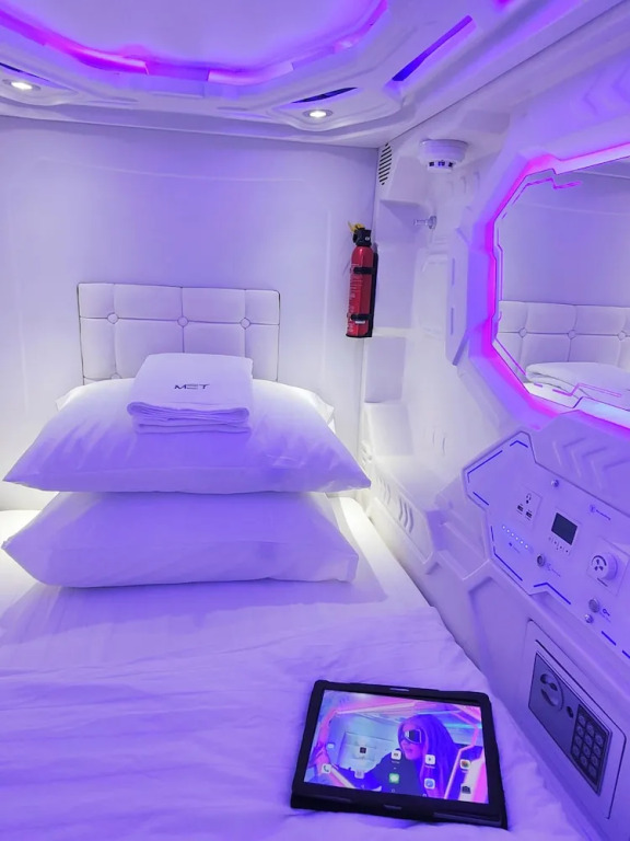 Met A Space Pod @Phrom Phong