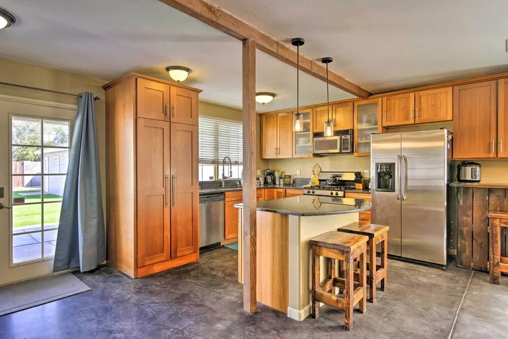 Work, Play, Explore! Cottage 2 Mi to Dtwn Phoenix
