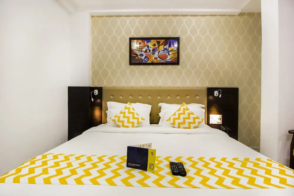 FabHotel SS Grandeur