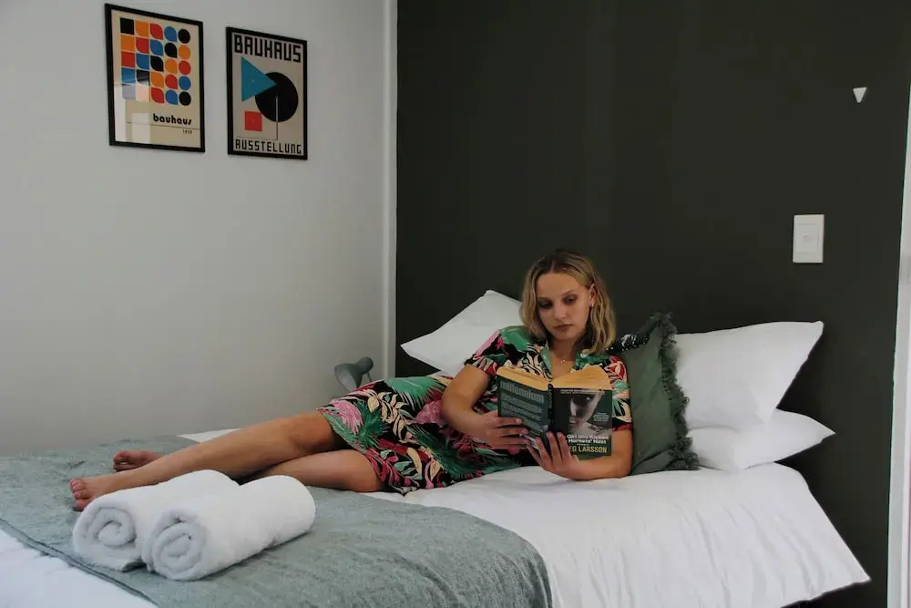 Foools Inn - Trendy Rooms available in the Heart of Sea Point