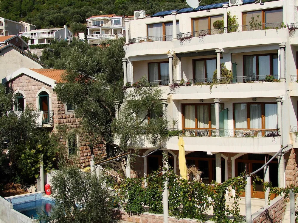 12 Room Balcony sea Side