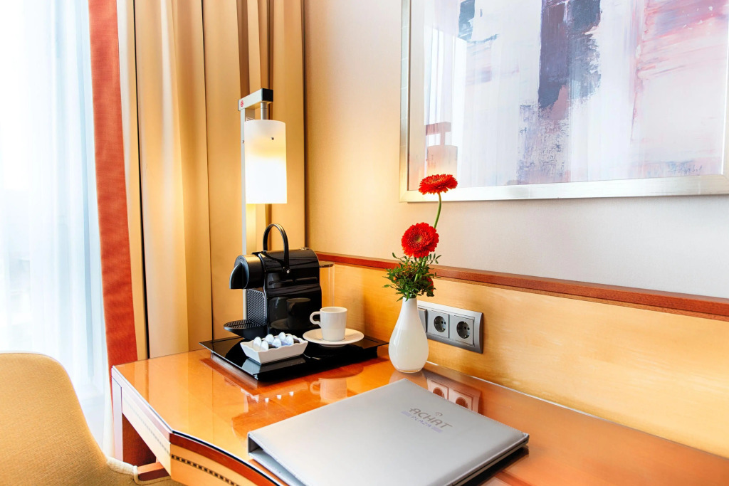 Отель The Q - Quadro City Hotel