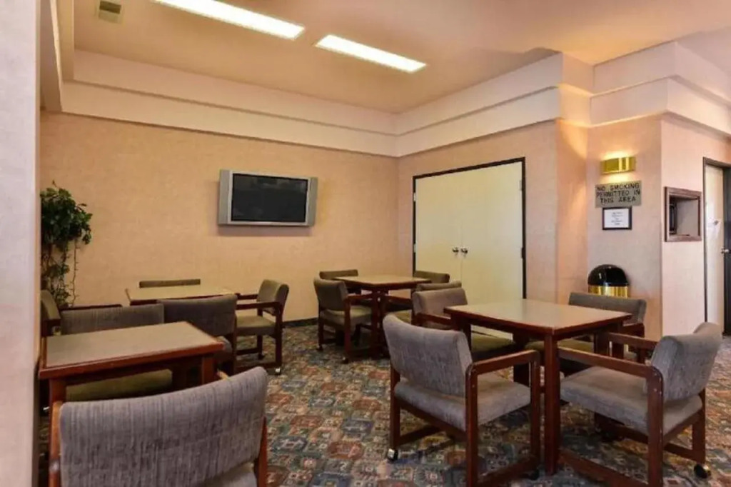 Econo Lodge Inn & Suites Jackpot near Casino