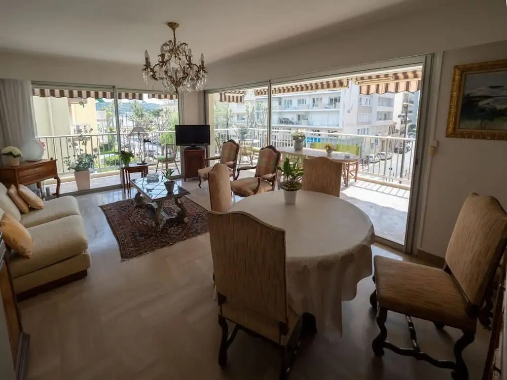 Apartment Near the Beaches Right in the Center Comfortable