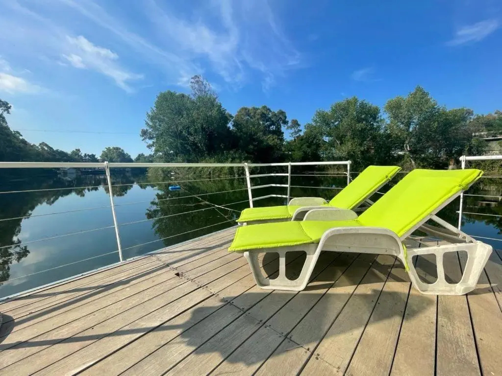 Floating House Embé Experience
