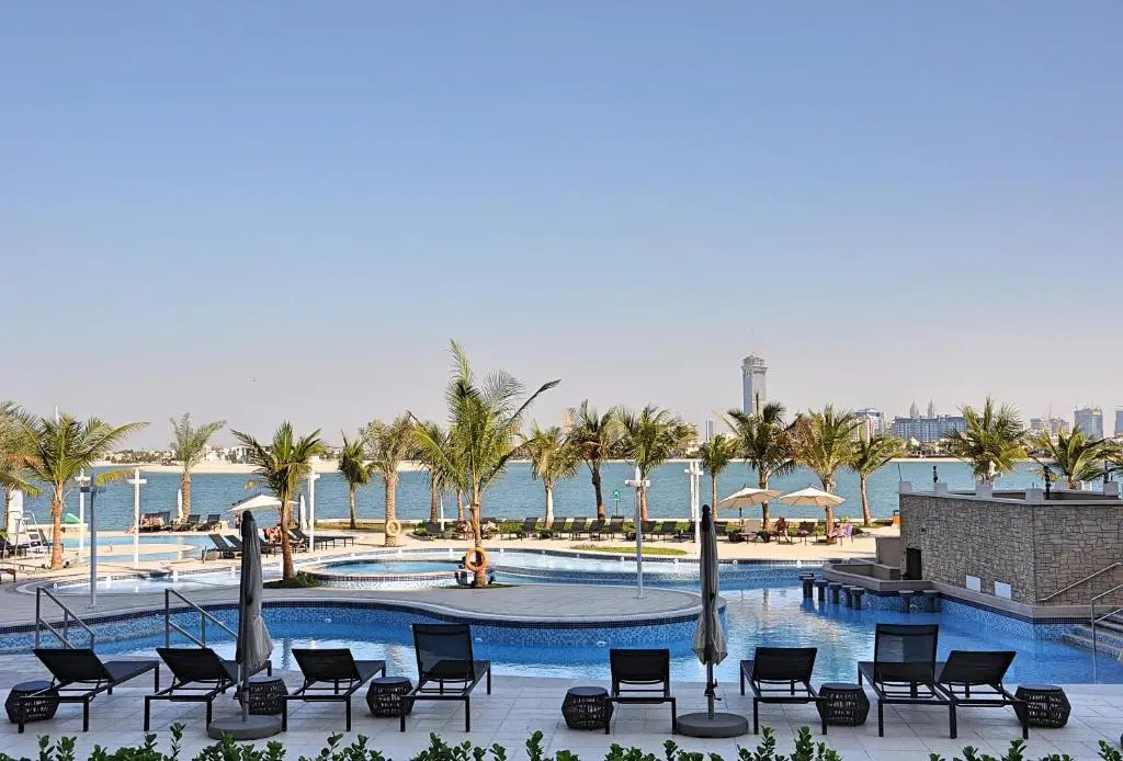 Spacious 4 bd and 2 bd apartments with amazing Sea view