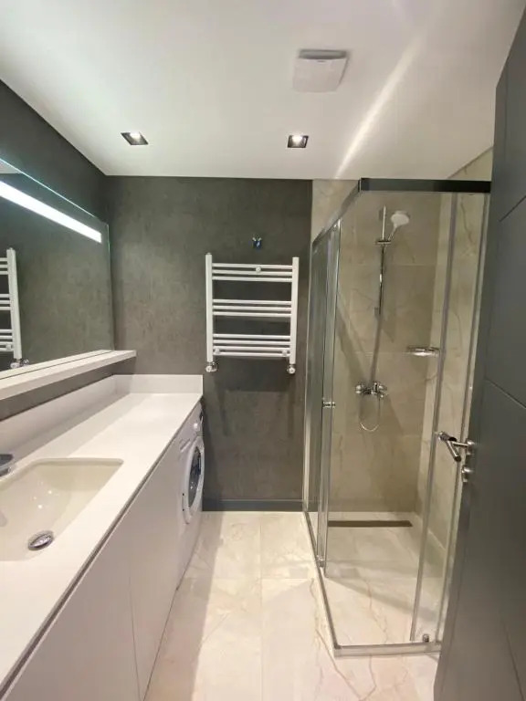 Luxury Central Fully Equipped 2BR 2BA Apartment by Siena Suites