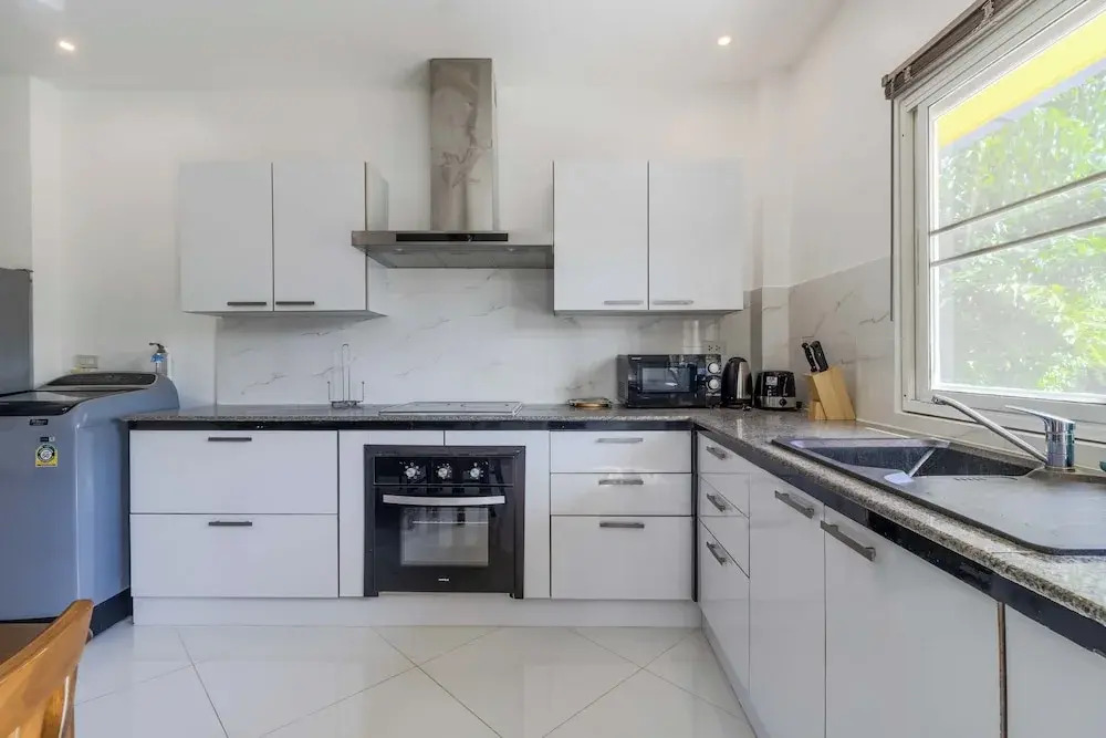 3BR Close to Phuket's Best Beaches V245