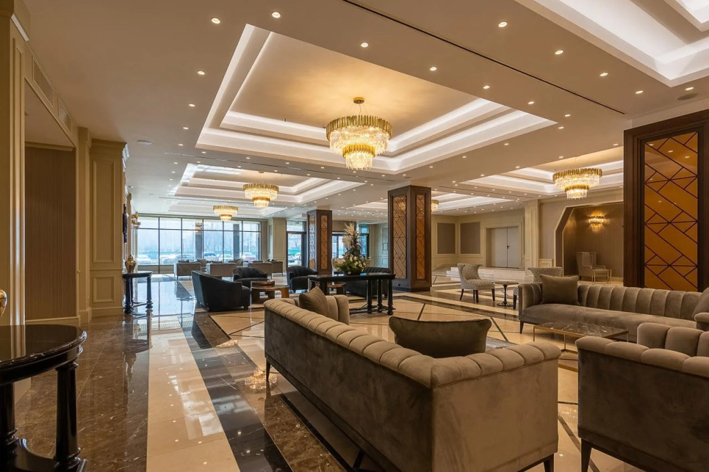 Astoria Grand Hotel
