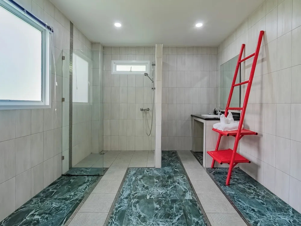 Chalong - 10 BR Private Pool Villa - Villa Nap Dau - Phuket