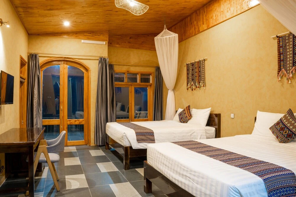 Sky Bay Lodge