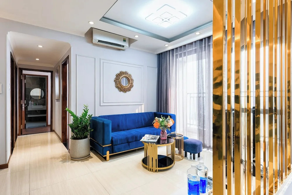 REM Rivergate Garden Pool Signature Apartments