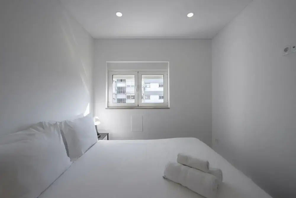 Olivais Modern by Homing