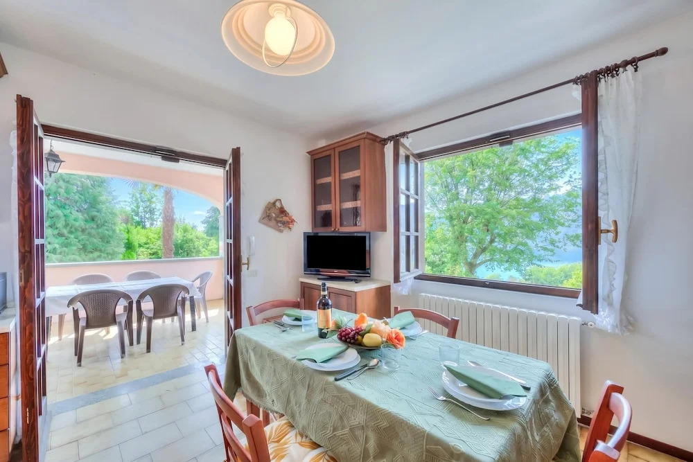 Casa Serena park and Lake View - Happy Rentals