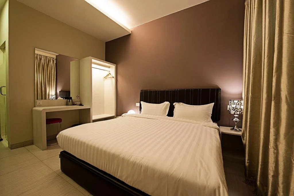 Seven Hotel