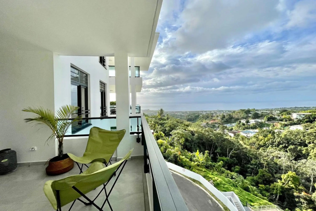 Mititai condo sea view & pool the quiet place near the airport