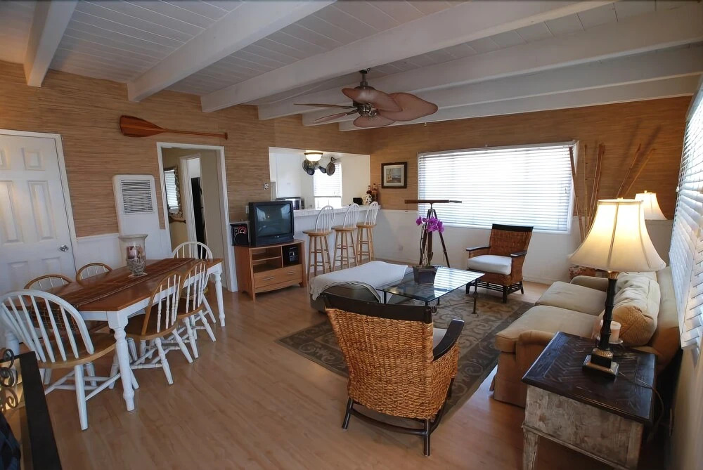 W Balboa 4 (68108) - 2 Br apts by RedAwning