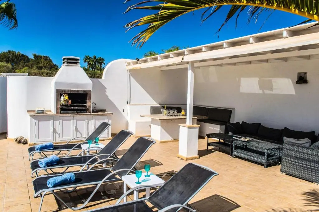 Villa Michelle - LH114 By Villas Now Ltd