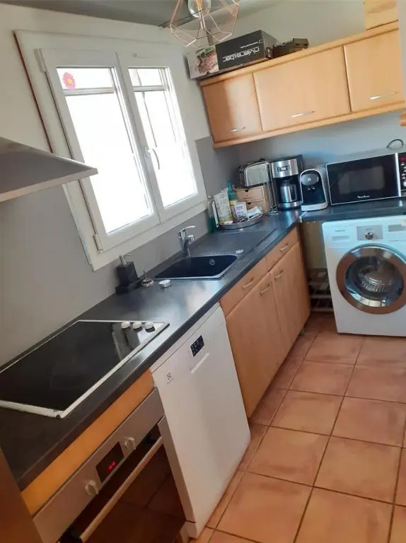 Maison au calme dans pinède, plages à 12min à pied