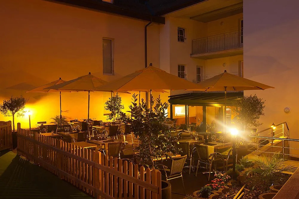 Hôtel Restaurant La Croix Verte Vich