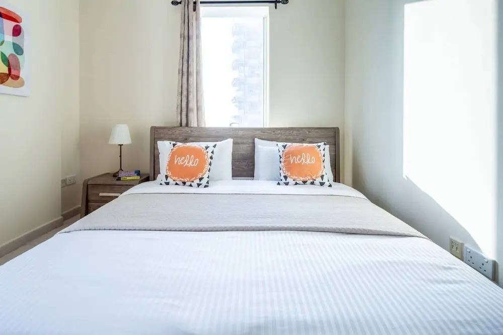 Lovely 1BR in Sports City With Golf Course Views!