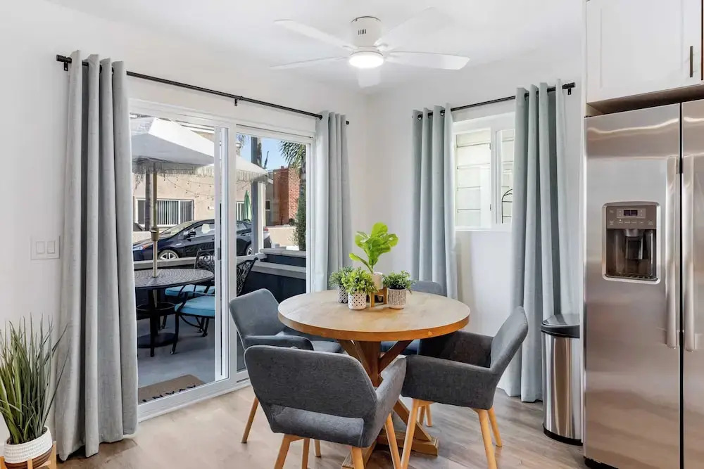 Steps to Sand! 2 Homes in 1 Sleeps 17, Outdoor Space, Walk to Shops & Dining