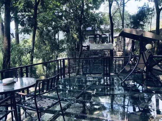 Xingyi Mountain Breeze Inn
