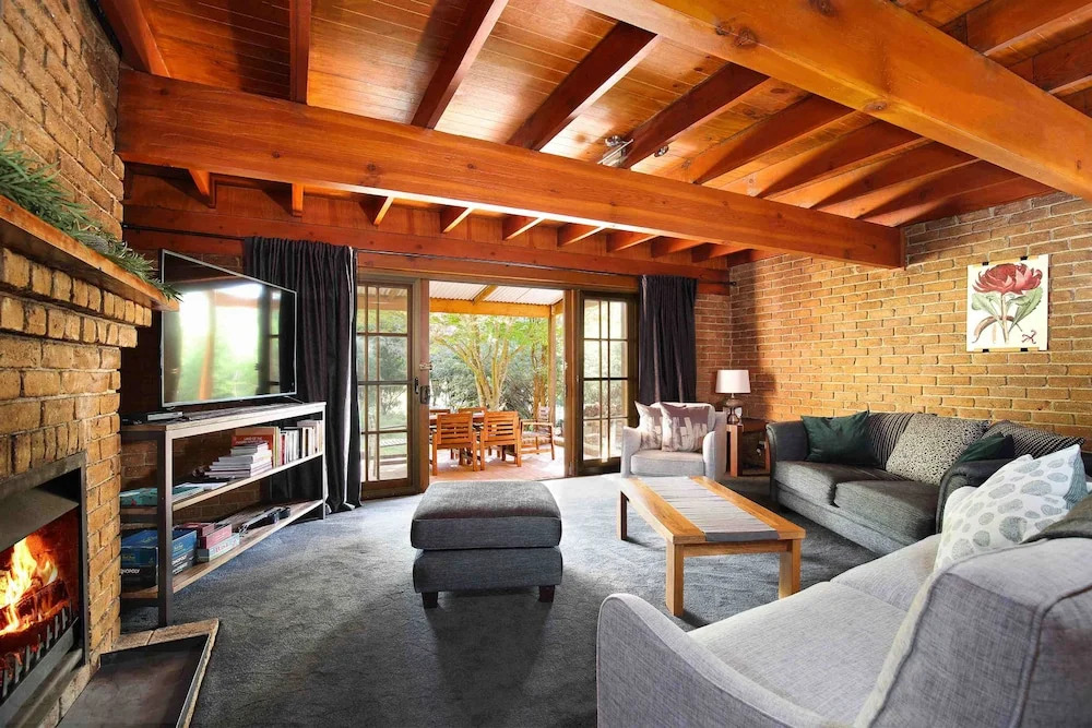 Honeysett Lodge