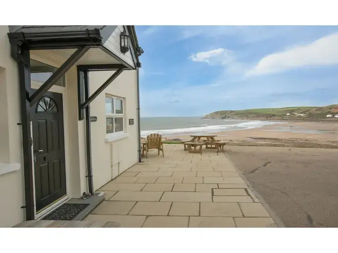 Beach Breeze Croyde 2 Bed, Sleeps 4-5, Sea Beach Views