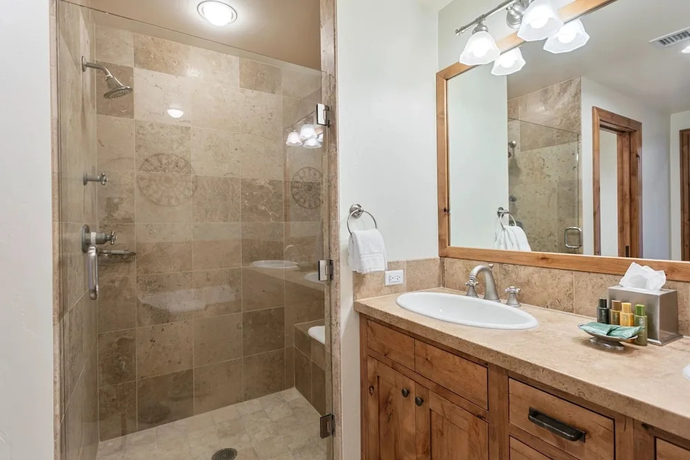 Shooting Star Lodge at Deer Valley Resort - Three Bedroom Residence #205 3 Condo