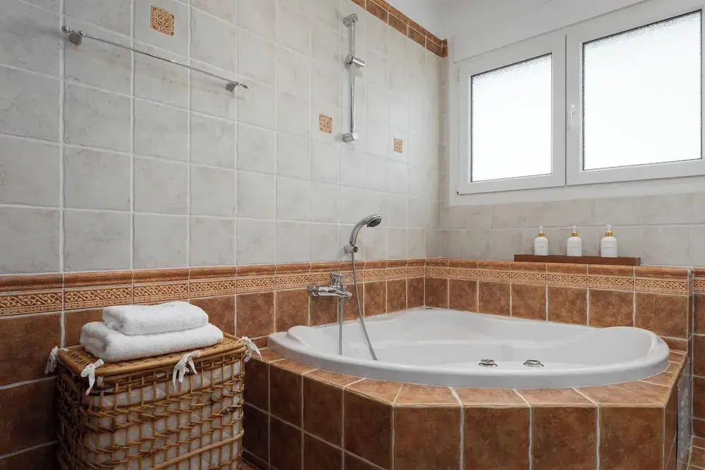 Emas Guest House
