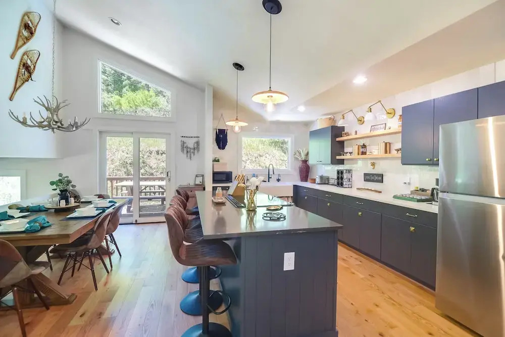 Hot Tub, Mtn-view Deck: Peaceful Evergreen Home!