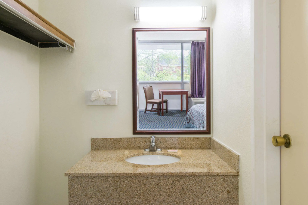 Days Inn by Wyndham Arlington Pentagon