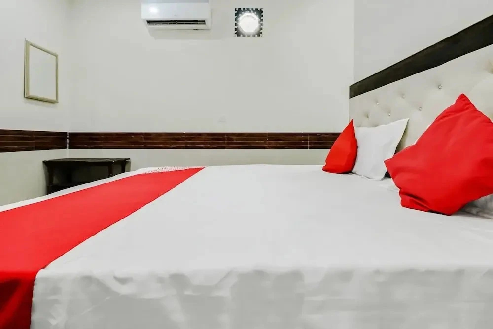 Shri Govind Dham by OYO Rooms