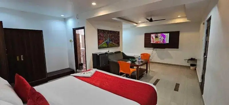 Hotel Mango Leaves