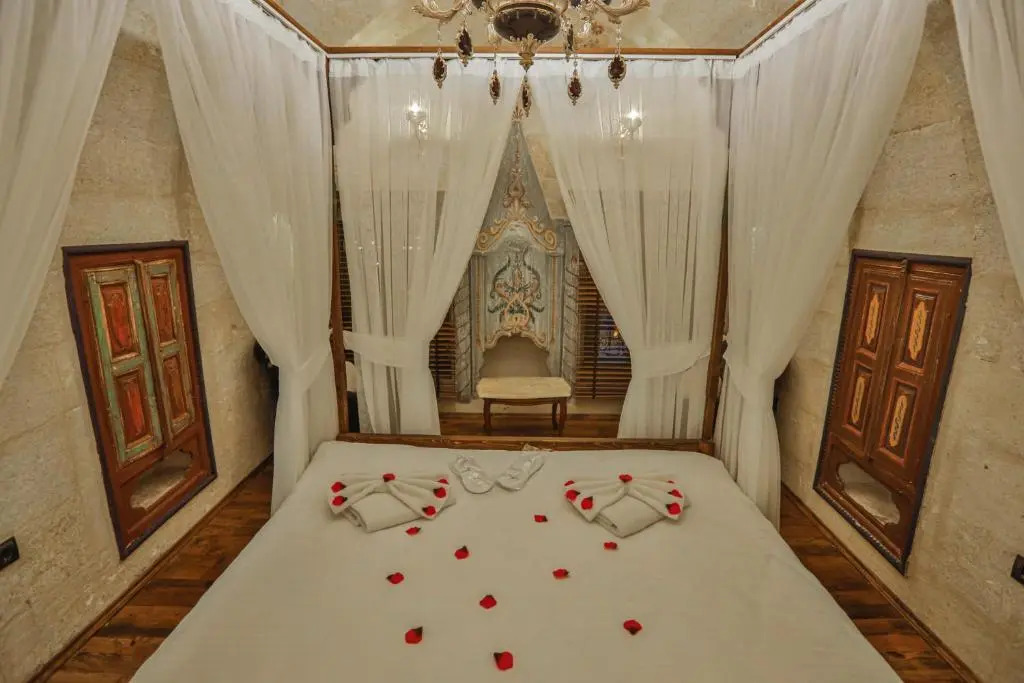 Casia Cave Suites
