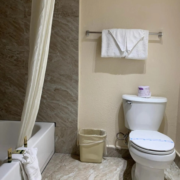 California Inn and Suites Bakersfield