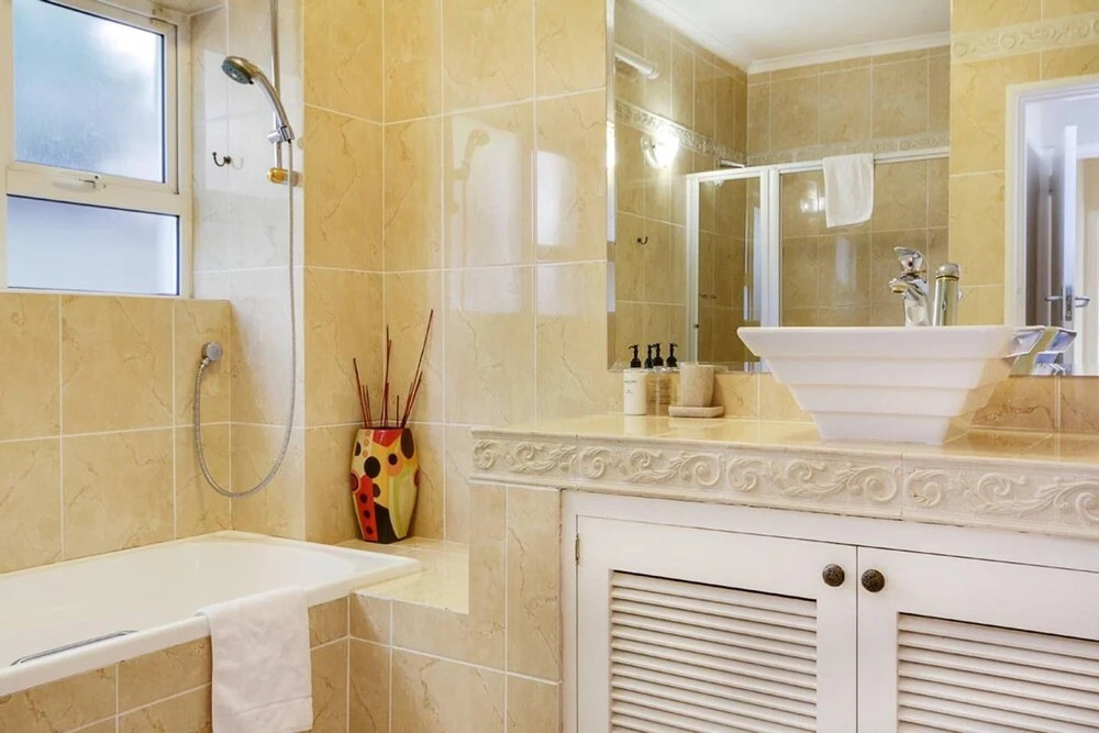 Spacious Family Home With sea Views Private Pool and Garden 100 Geneva
