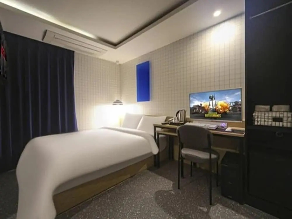 Razzi Hotel