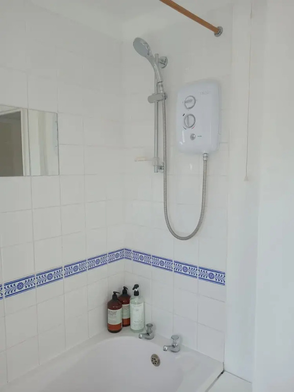 Victoriadock-3bedrooms-1bathroom-wifi-parking