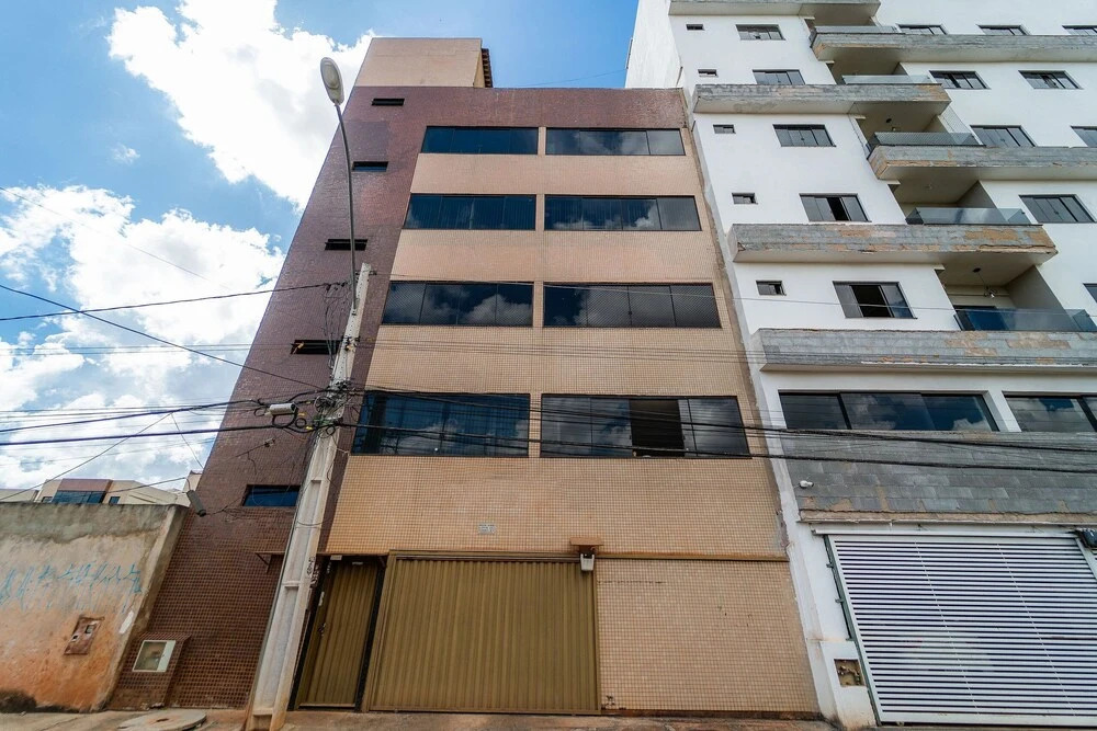 Ap 2 Qts com suíte  Garagem e Elevador