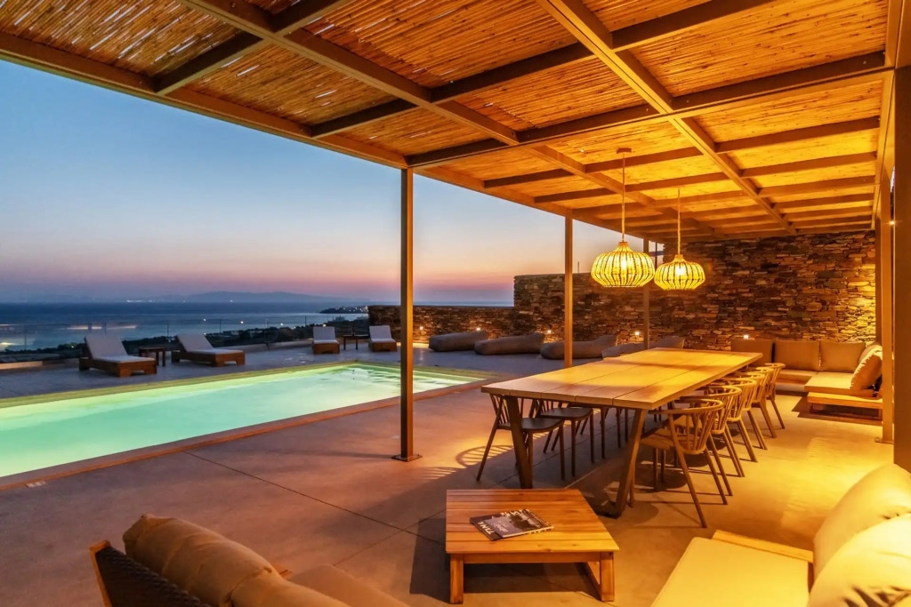 Monogram Travel Tinos