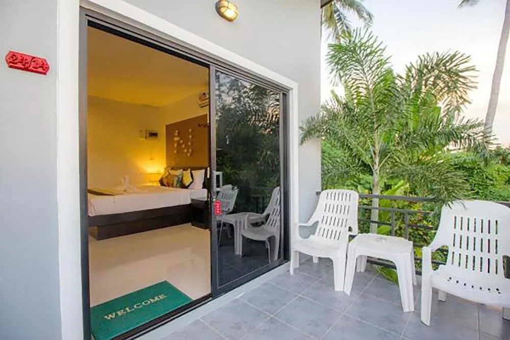 Naiharn Retreat Resort
