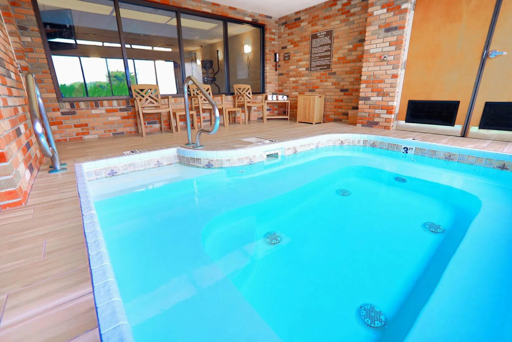 Best Western Falcon Plaza - Bowling Green