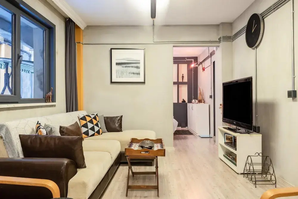 Contemporary And Stylish Flat In Sisli