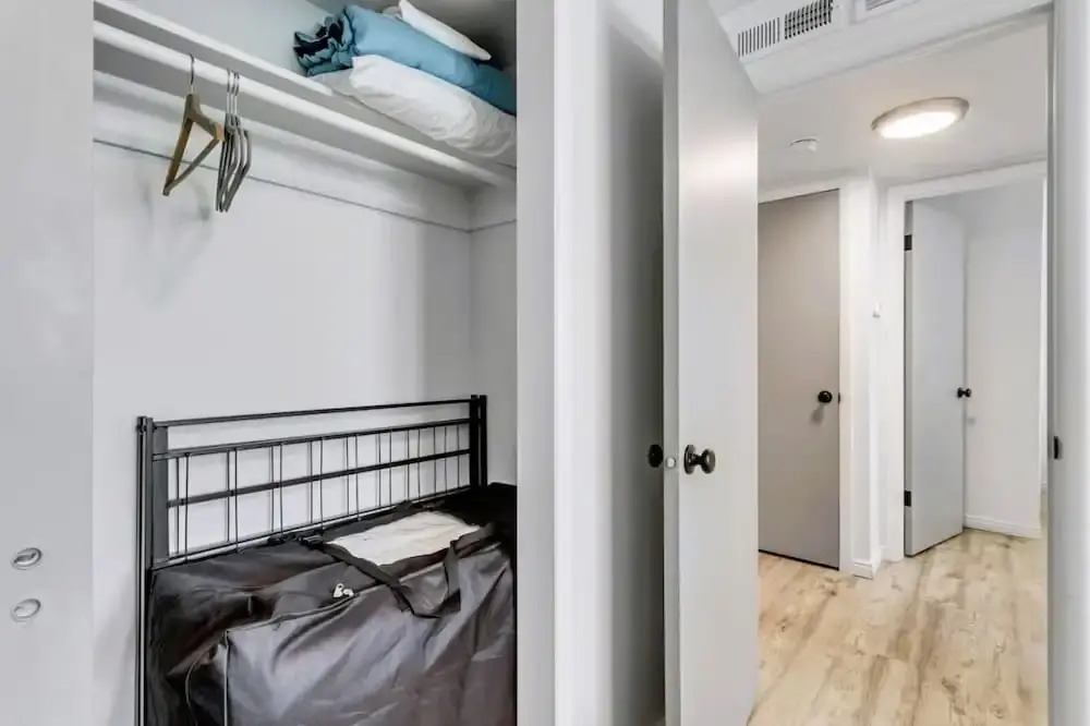 Cozy 2BR Apt w Parking Near Downtown SLC